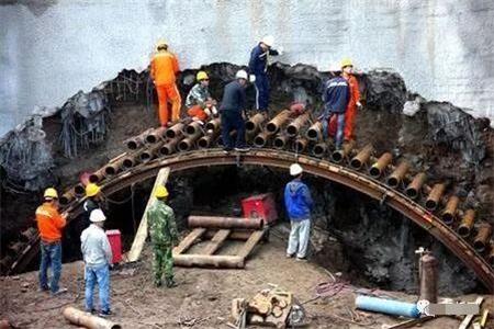 海北隧道钢花管支护案例